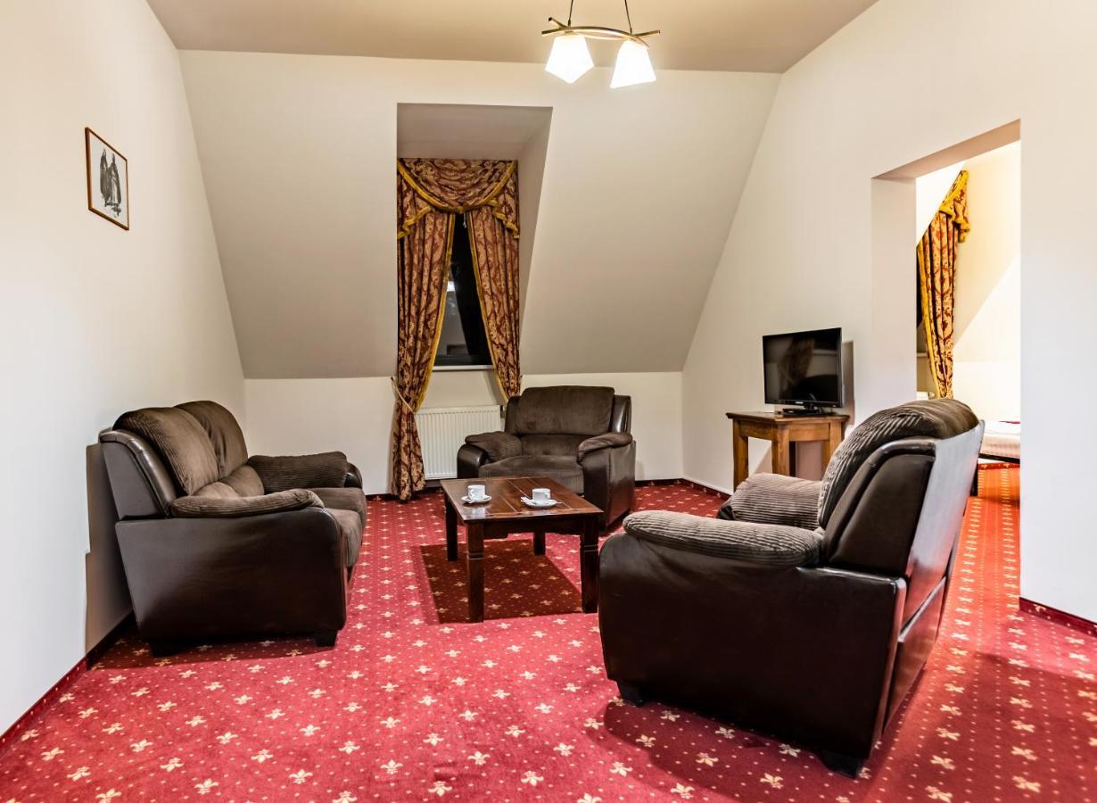 Hotel Grand Vígľaš Zvolen Buitenkant foto