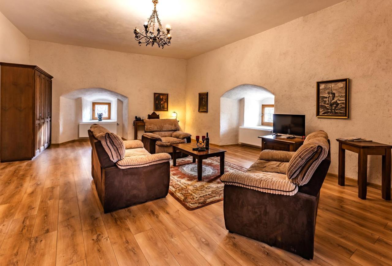 Hotel Grand Vígľaš Zvolen Buitenkant foto