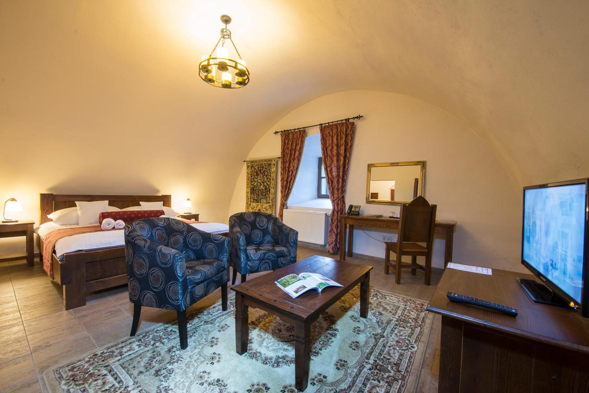 Hotel Grand Vígľaš Zvolen Buitenkant foto