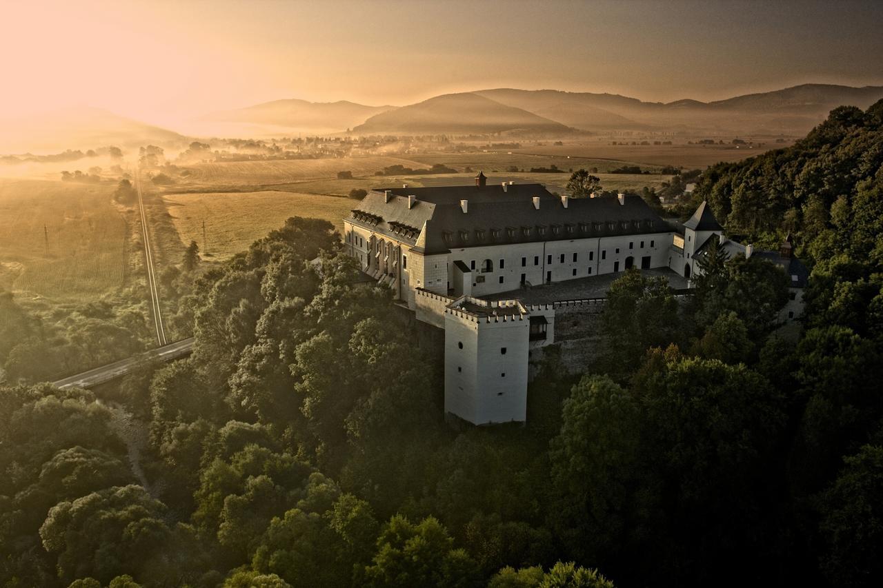 Hotel Grand Vígľaš Zvolen Buitenkant foto
