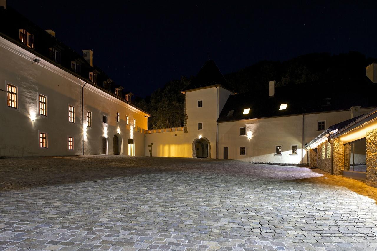 Hotel Grand Vígľaš Zvolen Buitenkant foto